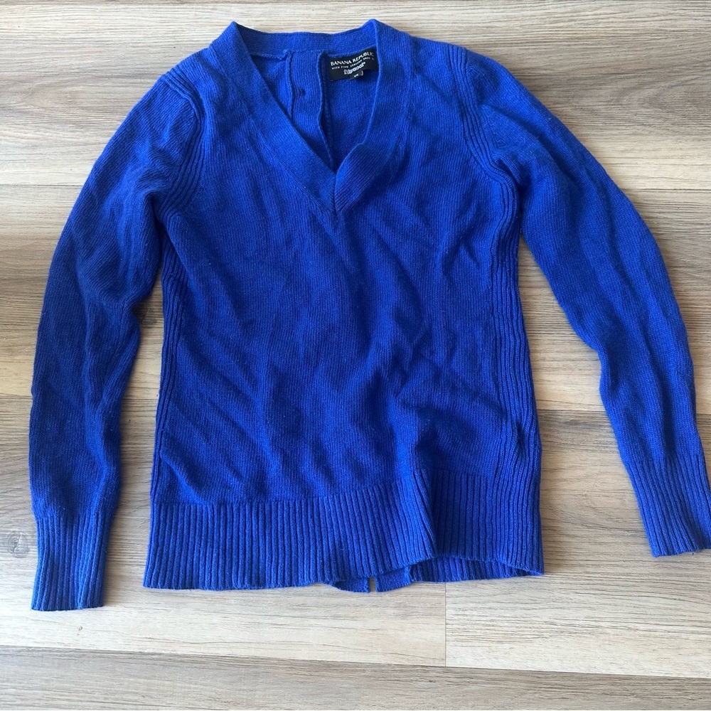 Banana Republic Royal Blue V-Neck Sweater Back button detail XS